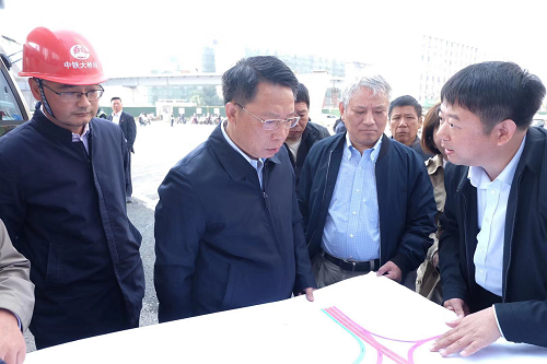 南昌市委副書記、市長劉建洋視察洪都大道快速化改造工程