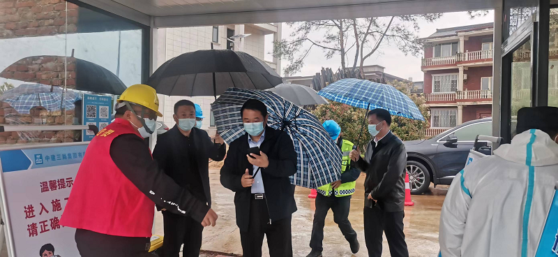 集團公司黨委委員、副總經(jīng)理羅輝赴西二環(huán)高速項目檢查疫情防控及項目推進工作